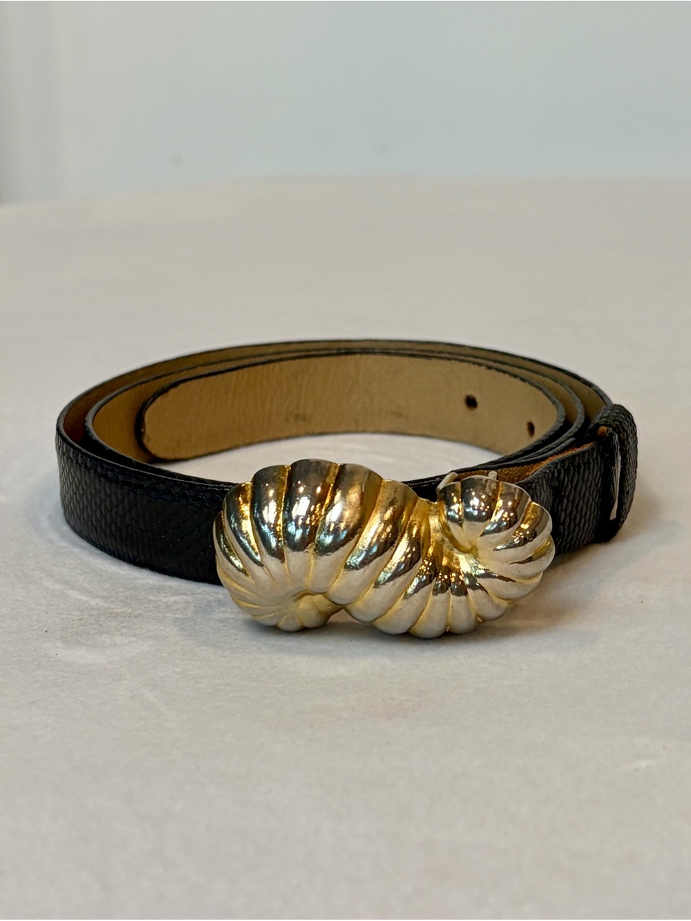 Saks Fifth Avenue Century 80s .75” lizard skin belt, Gold Shell Buckle, 23-29” - Picture 3 of 7